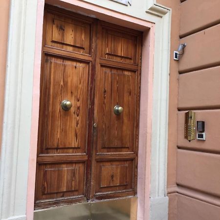 Face To Face House Bed & Breakfast Рим Екстериор снимка